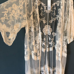 Laura Lace Maxi Kimono